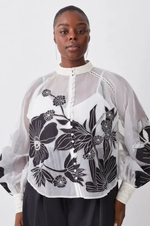 Plus Organdie Applique Buttoned Woven Blouse